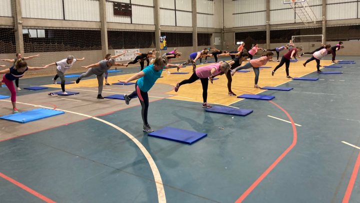Esportes promove treino funcional e aulas de pilates de solo